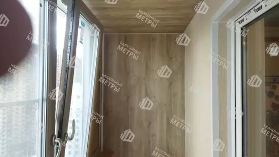 Остекление и отделка балкона