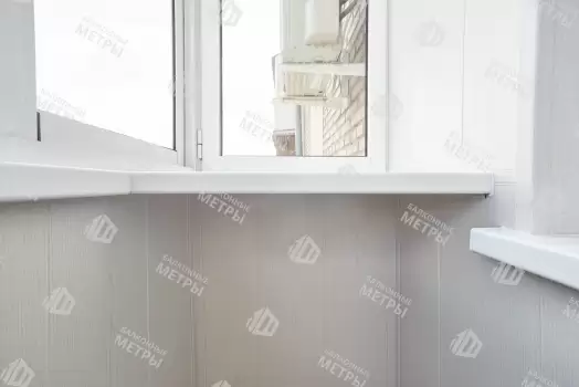 Отделка балкона панелями ПВХ с остеклением Provedal Отделка балкона панелями ПВХ с остеклением Provedal